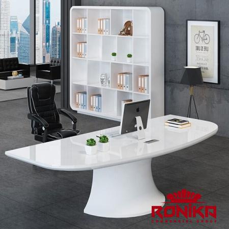 طاولة مكتب بيضاء مناسبة لجميع المكاتب